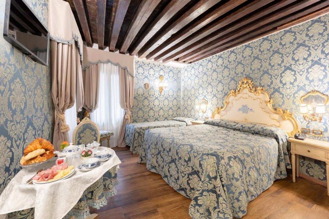 Residenza La Loggia Bed & Breakfast Venice Exterior photo