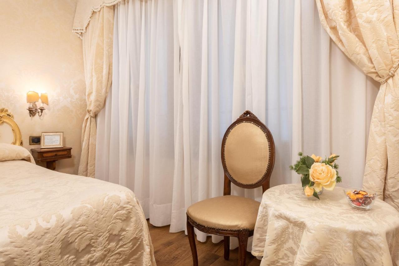 Residenza La Loggia Bed & Breakfast Venice Exterior photo