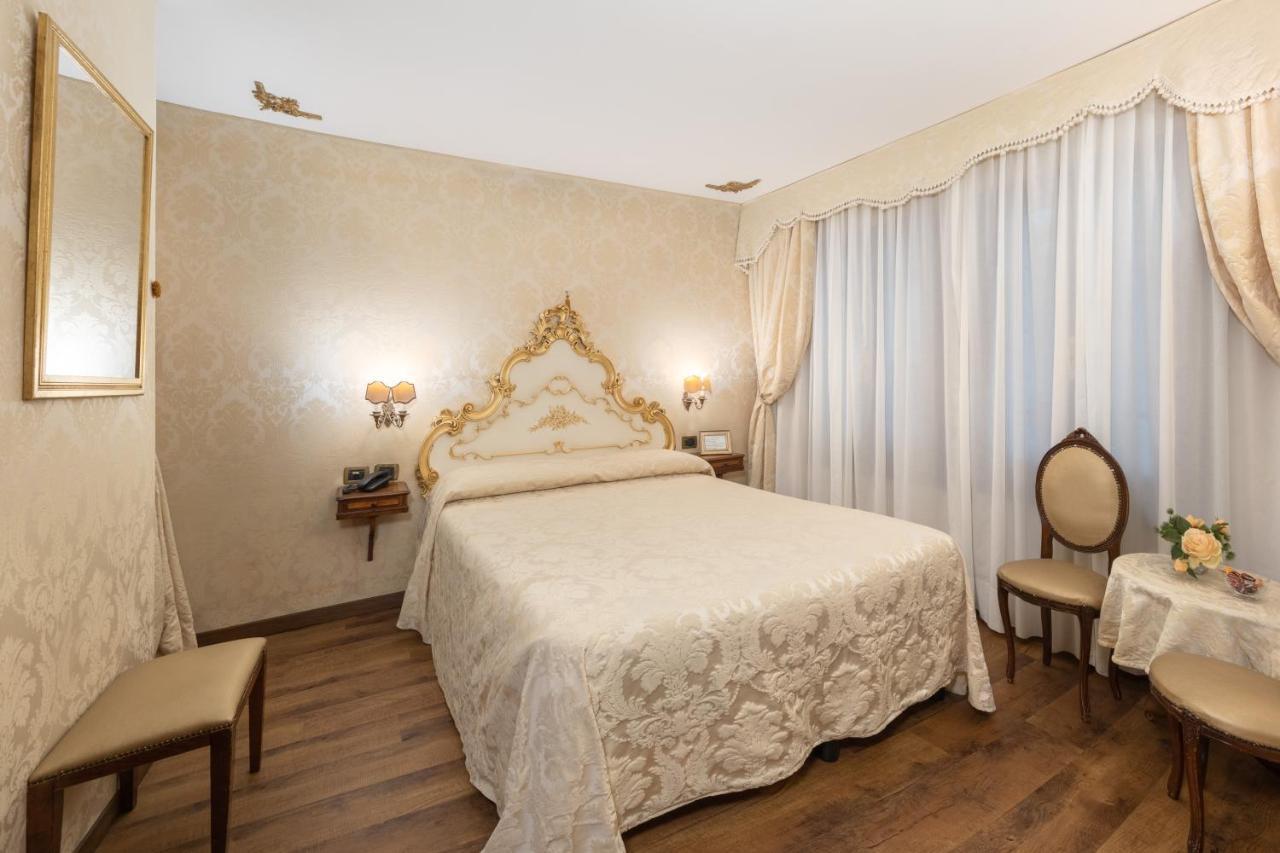 Residenza La Loggia Bed & Breakfast Venice Exterior photo