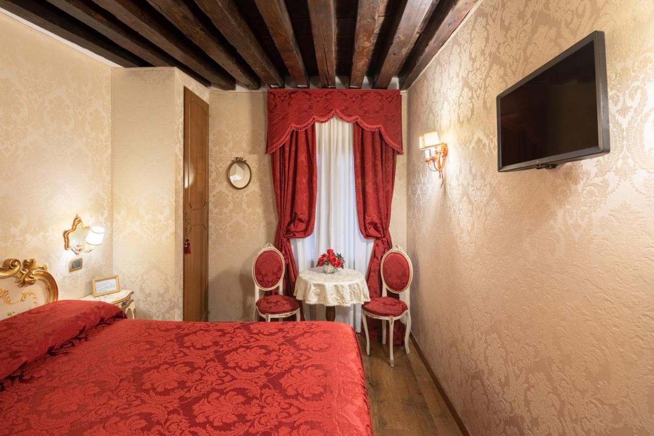 Residenza La Loggia Bed & Breakfast Venice Exterior photo