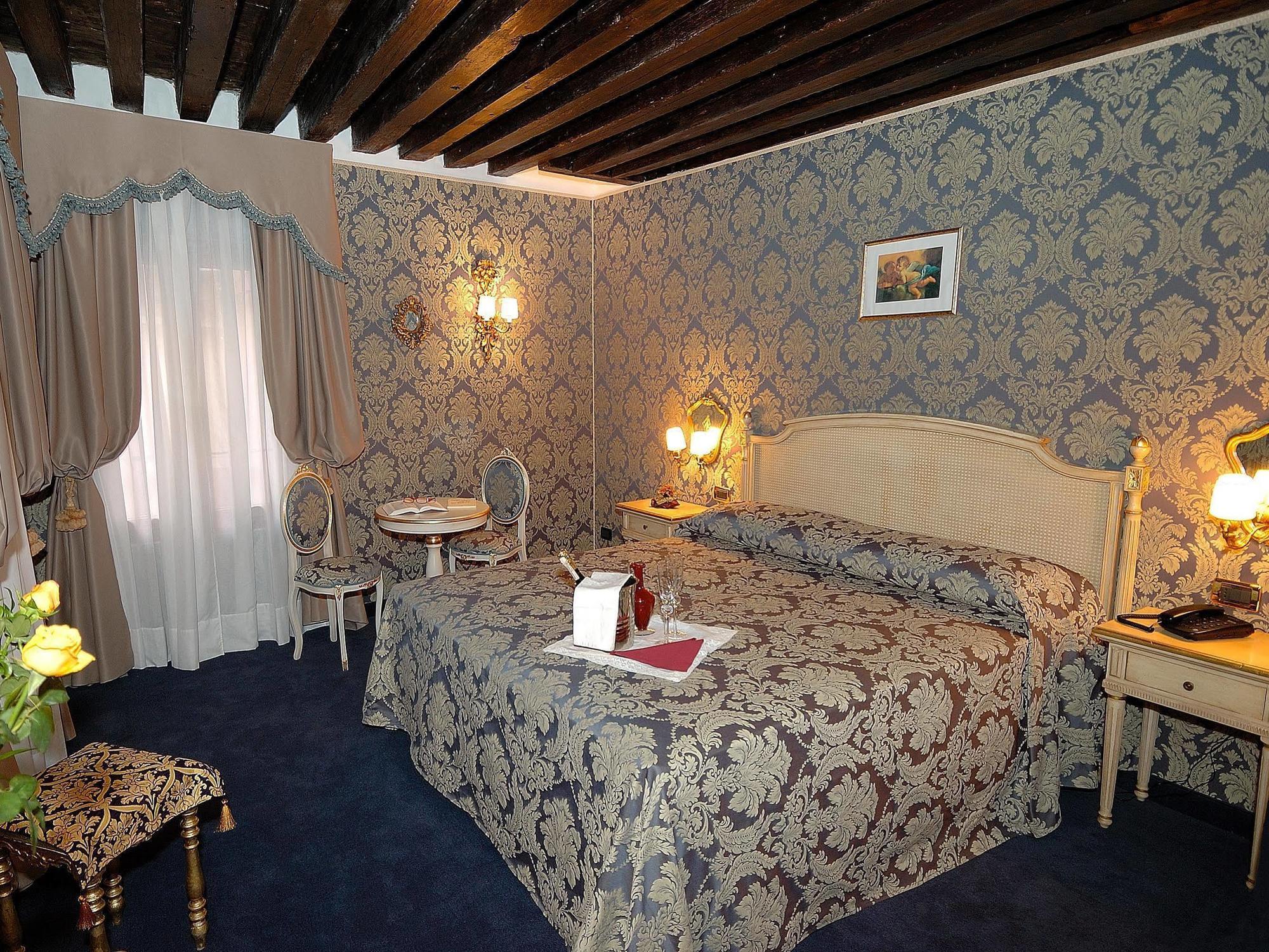 Residenza La Loggia Bed & Breakfast Venice Exterior photo