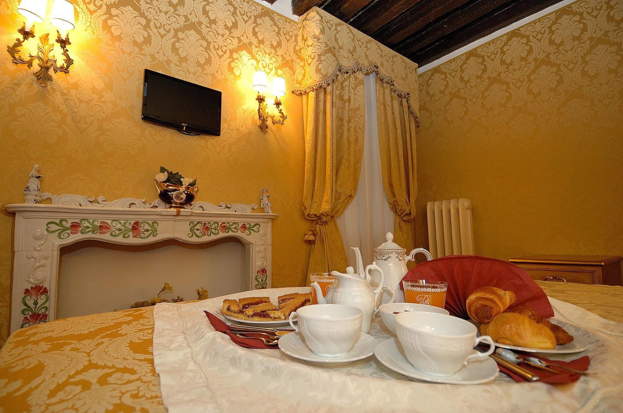 Residenza La Loggia Bed & Breakfast Venice Exterior photo